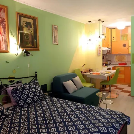 Διαμέρισμα Adela *