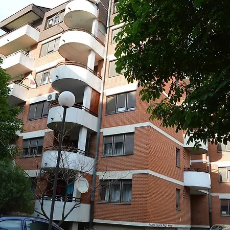 Διαμέρισμα Adela *